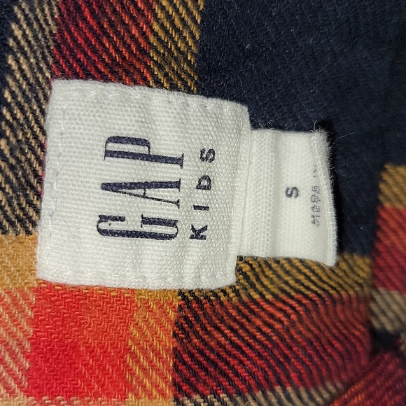 Gap kids flannel button down - Picture 2 of 4